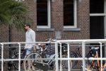 Rotterdam 18 juli 2020
Mattie Valk en zijn moeder op de scooter en bij zijn huis/ appartement