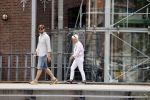 Rotterdam 18 juli 2020
Mattie Valk en zijn moeder op de scooter en bij zijn huis/ appartement
