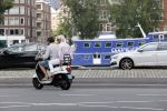Rotterdam 18 juli 2020
Mattie Valk en zijn moeder op de scooter en bij zijn huis/ appartement