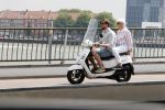 Rotterdam 18 juli 2020
Mattie Valk en zijn moeder op de scooter en bij zijn huis/ appartement