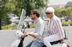 Rotterdam 18 juli 2020
Mattie Valk en zijn moeder op de scooter en bij zijn huis/ appartement