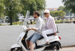 Rotterdam 18 juli 2020
Mattie Valk en zijn moeder op de scooter en bij zijn huis/ appartement