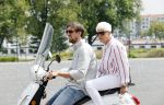 Rotterdam 18 juli 2020
Mattie Valk en zijn moeder op de scooter en bij zijn huis/ appartement