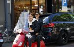 Amsterdam 10 juli 2020
Maxim Froger met zijn vriedndin Shayna Senior op hun bespa scooter