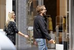 Amsterdam 1 juli 2020
Bas Smit en Nicolette v Dam zijn vandaag 5 jaar getrouwd . Ze lopen op de pc hooftstraat