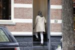 Amsterdam 14 juli 2020
Pieter Storms bekijkt met makelaar het huis van Eelko v Kooten . Het huis taat te koop en te huur
