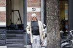 Amsterdam 14 juli 2020
Pieter Storms bekijkt met makelaar het huis van Eelko v Kooten . Het huis taat te koop en te huur