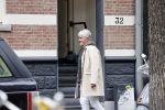Amsterdam 14 juli 2020
Pieter Storms bekijkt met makelaar het huis van Eelko v Kooten . Het huis taat te koop en te huur