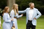 Den Haag  17 juli 2020
Koninklijk fotouurtje in de tuin van Huis ten Bosch . Vanwege corona was er veel minder pers uitgenodigd dan andere jaren. Aanwezig koning Willem Alexander Koningina Maxima en de prinsessen Amalia Alexia en Ariane .