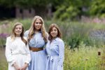 Den Haag  17 juli 2020
Koninklijk fotouurtje in de tuin van Huis ten Bosch . Vanwege corona was er veel minder pers uitgenodigd dan andere jaren. Aanwezig koning Willem Alexander Koningina Maxima en de prinsessen Amalia Alexia en Ariane .