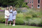 Den Haag  17 juli 2020
Koninklijk fotouurtje in de tuin van Huis ten Bosch . Vanwege corona was er veel minder pers uitgenodigd dan andere jaren. Aanwezig koning Willem Alexander Koningina Maxima en de prinsessen Amalia Alexia en Ariane .