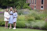 Den Haag  17 juli 2020
Koninklijk fotouurtje in de tuin van Huis ten Bosch . Vanwege corona was er veel minder pers uitgenodigd dan andere jaren. Aanwezig koning Willem Alexander Koningina Maxima en de prinsessen Amalia Alexia en Ariane .