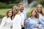 Den Haag  17 juli 2020
Koninklijk fotouurtje in de tuin van Huis ten Bosch . Vanwege corona was er veel minder pers uitgenodigd dan andere jaren. Aanwezig koning Willem Alexander Koningina Maxima en de prinsessen Amalia Alexia en Ariane .