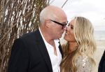 Noordwijk 16 juli 2020
Rene v d Gijp en zijn vrouw Minouche trouwen bij beachclub Tulum.