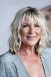 Bloemendaal 2 juli 2020
Boekpresentatie Saskia Noort . Danny Vera kreeg het eerste exemplaar.
Danny zijn zwangere vrouw Escha Tanihatu