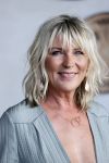Bloemendaal 2 juli 2020
Boekpresentatie Saskia Noort . Danny Vera kreeg het eerste exemplaar.
Danny zijn zwangere vrouw Escha Tanihatu