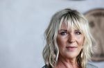 Bloemendaal 2 juli 2020
Boekpresentatie Saskia Noort . Danny Vera kreeg het eerste exemplaar.
Danny zijn zwangere vrouw Escha Tanihatu