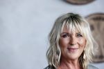 Bloemendaal 2 juli 2020
Boekpresentatie Saskia Noort . Danny Vera kreeg het eerste exemplaar.
Danny zijn zwangere vrouw Escha Tanihatu