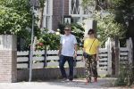 Amsterdam 19 juli 2020
Tom Egbers en zijn vrouw Janke Dekker wandelend in Amsterdam zuid