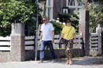 Amsterdam 19 juli 2020
Tom Egbers en zijn vrouw Janke Dekker wandelend in Amsterdam zuid