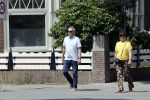 Amsterdam 19 juli 2020
Tom Egbers en zijn vrouw Janke Dekker wandelend in Amsterdam zuid