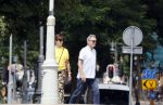 Amsterdam 19 juli 2020
Tom Egbers en zijn vrouw Janke Dekker wandelend in Amsterdam zuid