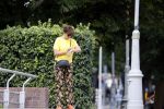 Amsterdam 19 juli 2020
Tom Egbers en zijn vrouw Janke Dekker wandelend in Amsterdam zuid