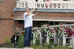 Amsterdam 19 juli 2020
Tom Egbers en zijn vrouw Janke Dekker wandelend in Amsterdam zuid