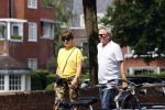 Amsterdam 19 juli 2020
Tom Egbers en zijn vrouw Janke Dekker wandelend in Amsterdam zuid