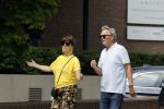 Amsterdam 19 juli 2020
Tom Egbers en zijn vrouw Janke Dekker wandelend in Amsterdam zuid