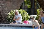 Amsterdam 17 juni 2020
Victor Reinier gaat met zijn dochtertje zwemmen