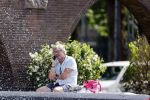 Amsterdam 17 juni 2020
Victor Reinier gaat met zijn dochtertje zwemmen
