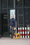 Amsterdam 2 april 2020
Viktor Horsting doet boodschappen en loopt naar zijn huis.