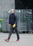 Amsterdam 2 april 2020
Viktor Horsting doet boodschappen en loopt naar zijn huis.