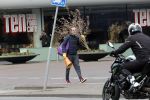 Amsterdam 2 april 2020
Viktor Horsting doet boodschappen en loopt naar zijn huis.