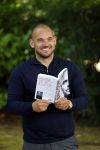 Doorn 27 juni 2020
Presentatie boek Wesley Sneijder . Het boek is geschreven door Kees Jansma en mark v Bommel ontving het eerste exemplaar.