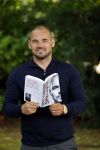 Doorn 27 juni 2020
Presentatie boek Wesley Sneijder . Het boek is geschreven door Kees Jansma en mark v Bommel ontving het eerste exemplaar.