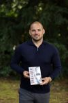 Doorn 27 juni 2020
Presentatie boek Wesley Sneijder . Het boek is geschreven door Kees Jansma en mark v Bommel ontving het eerste exemplaar.