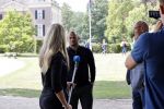 Doorn 27 juni 2020
Presentatie boek Wesley Sneijder . Het boek is geschreven door Kees Jansma en mark v Bommel ontving het eerste exemplaar.