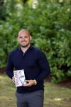 Doorn 27 juni 2020
Presentatie boek Wesley Sneijder . Het boek is geschreven door Kees Jansma en mark v Bommel ontving het eerste exemplaar.