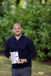 Doorn 27 juni 2020
Presentatie boek Wesley Sneijder . Het boek is geschreven door Kees Jansma en mark v Bommel ontving het eerste exemplaar.