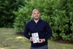 Doorn 27 juni 2020
Presentatie boek Wesley Sneijder . Het boek is geschreven door Kees Jansma en mark v Bommel ontving het eerste exemplaar.
