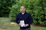 Doorn 27 juni 2020
Presentatie boek Wesley Sneijder . Het boek is geschreven door Kees Jansma en mark v Bommel ontving het eerste exemplaar.