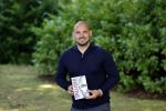 Doorn 27 juni 2020
Presentatie boek Wesley Sneijder . Het boek is geschreven door Kees Jansma en mark v Bommel ontving het eerste exemplaar.