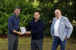 Doorn 27 juni 2020
Presentatie boek Wesley Sneijder . Het boek is geschreven door Kees Jansma en mark v Bommel ontving het eerste exemplaar.