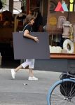 Amsterdam 17 juni 2021
Astrid Joosten doet boodschappen op de Beethovenstraat