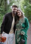 Blaricum 6 juli 2021
Gordon viert zijn verjaardag en dat hij zijn huis verkocht heeft. Ook gaat hij verhuizen naar Dubai. Auke Genemans met vriendin