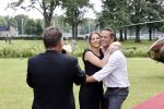 Zeist 8 juli 2021
Bas Nijhuis vraagt zijn vriendin Chantal ten huwelijk. Chantal kwam met een helicopter naar slot Zeist gevlogen. Wolter Kroes zong ze toe.