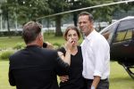 Zeist 8 juli 2021
Bas Nijhuis vraagt zijn vriendin Chantal ten huwelijk. Chantal kwam met een helicopter naar slot Zeist gevlogen. Wolter Kroes zong ze toe.