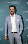 Amsterdam 16 juli 2021
Premiere de Luizenmoeder in Tuschinski.
Bjorn Remmerswaal met een kennis